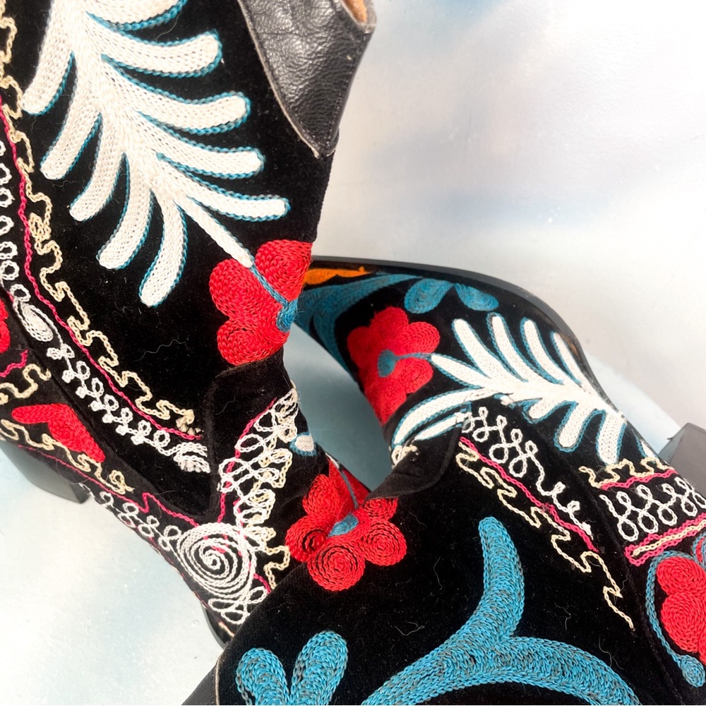 Julie Miles embroidered cowboy boot - Picture 10 of 11